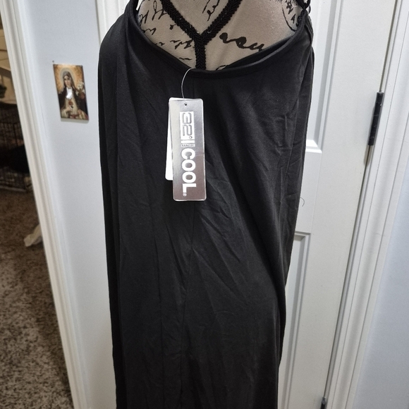 32 Degrees Black Spaghetti strap Dress. Moisture wicking. NWT. SZ M. - Picture 3 of 9